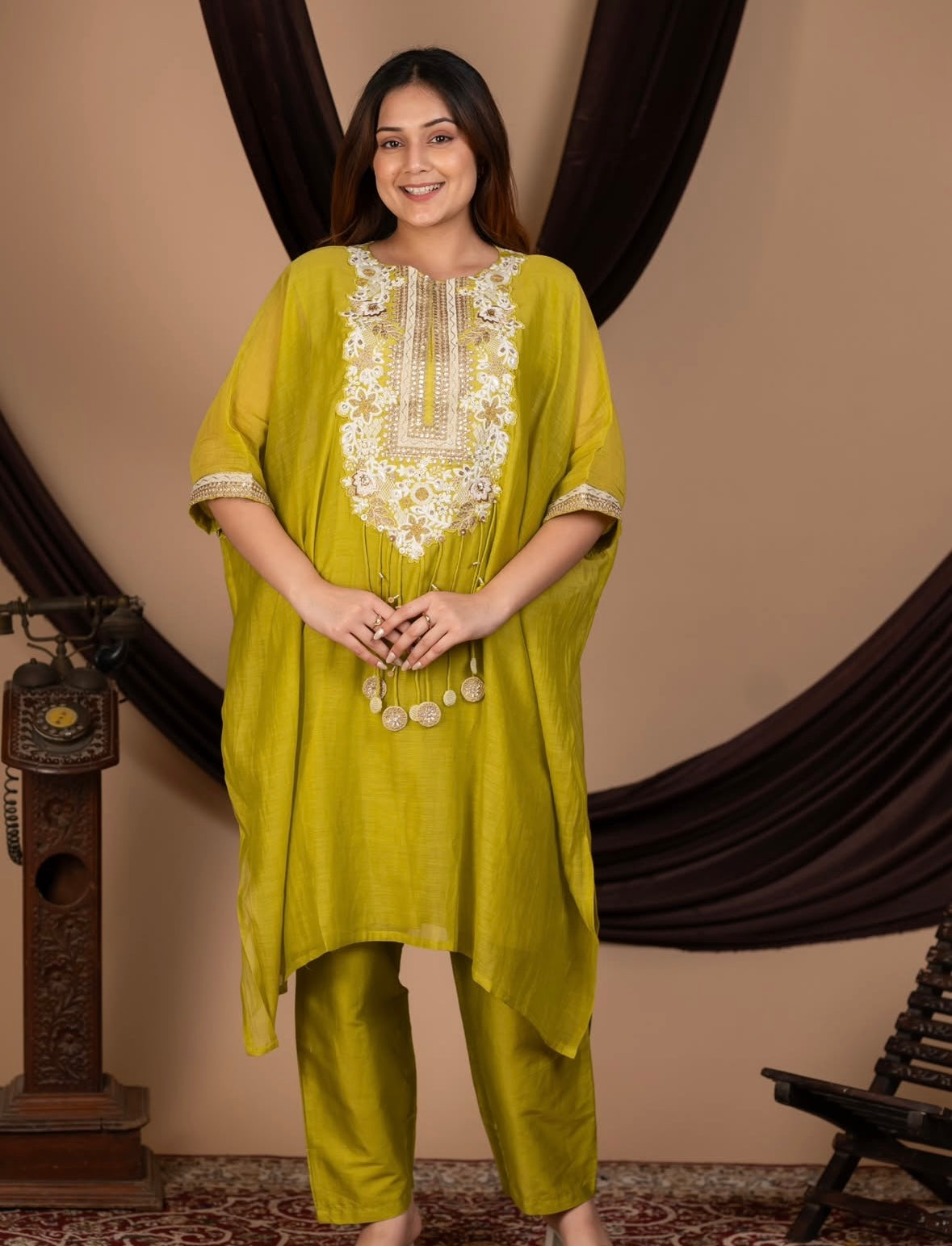 Kaftan styled kurta set