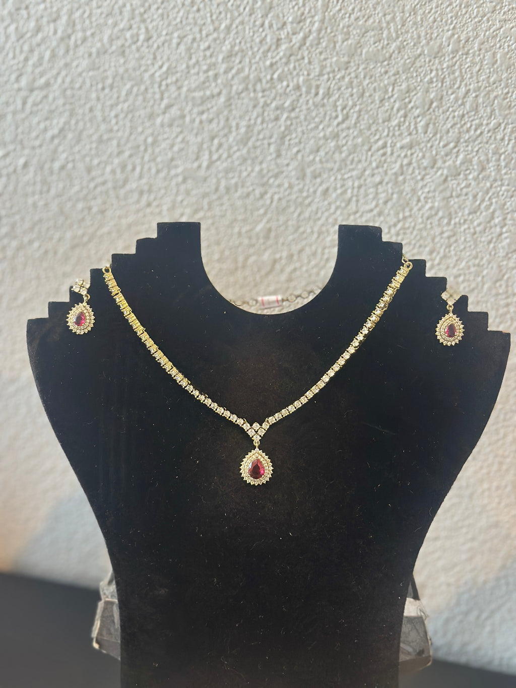 AD set with ruby stone